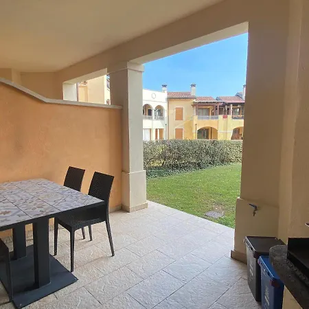 With Garden In With Pool Апартаменты