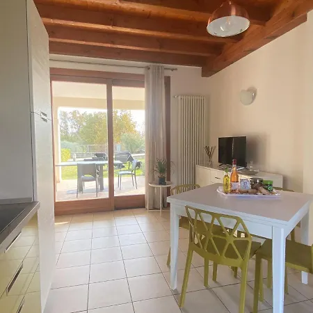 With Garden In With Pool Апартаменты