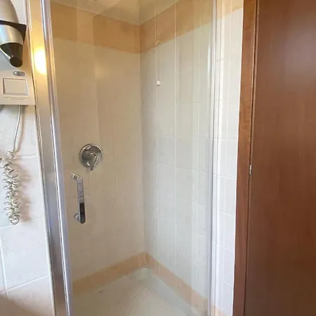 With Garden In With Pool Апартаменты Манерба-дель-Гарда