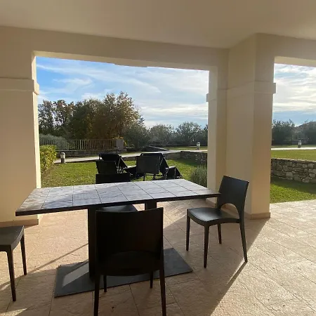 With Garden In With Pool Апартаменты Манерба-дель-Гарда